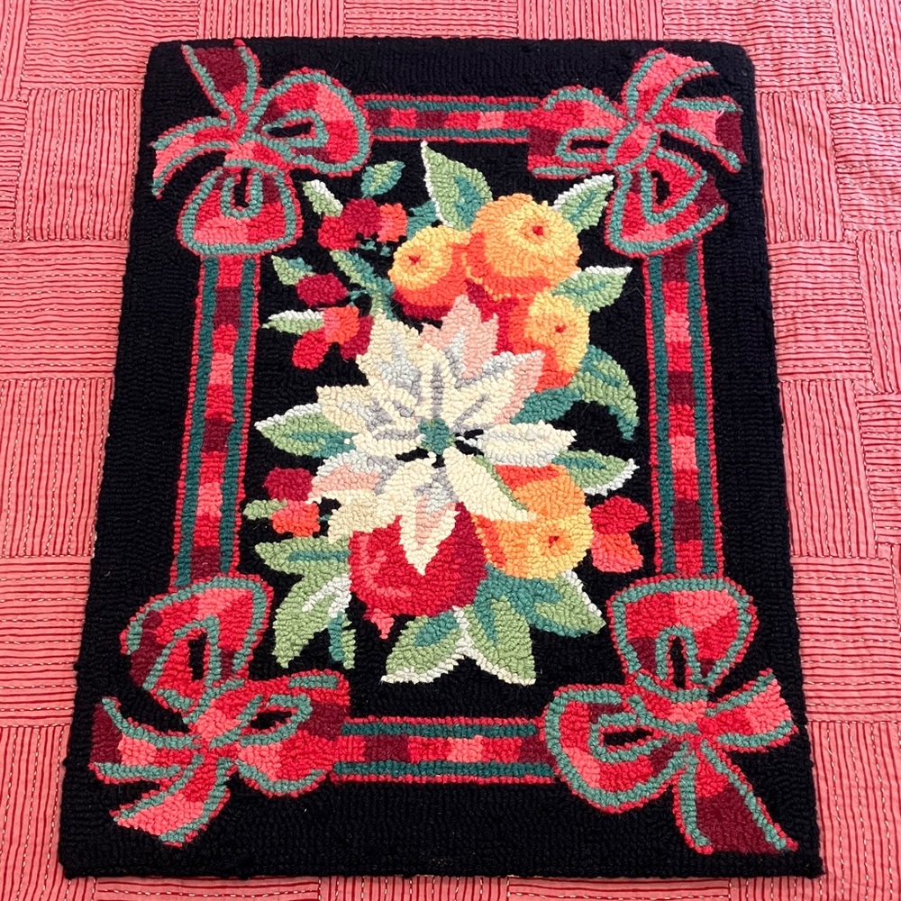 Wool hand hooked Floral Patterned Door Mat / wall hanging / rug / bath carpet